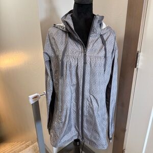 prAna Women’s Lightweight Windbreaker Rain Jacket Long Length Grey Geometric XL